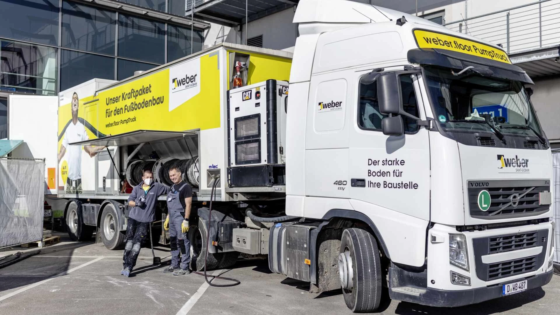 PumpTruck vor dem Referenzobjekt Breuningerland
