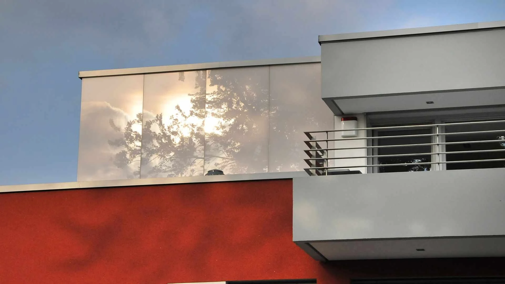 Fassade mit Glasplatten