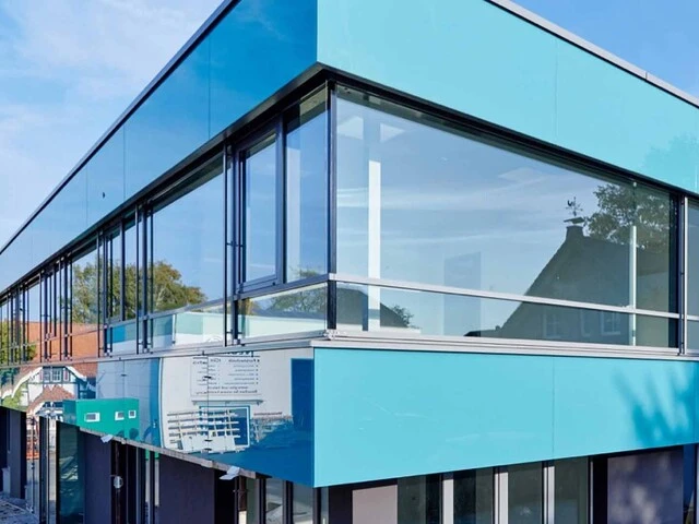 Büro- und Verkaufsgebäude