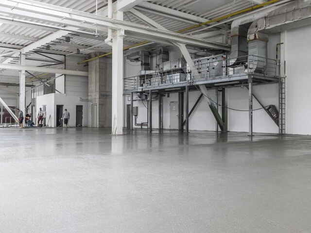 Produktionshalle mit neuem Boden