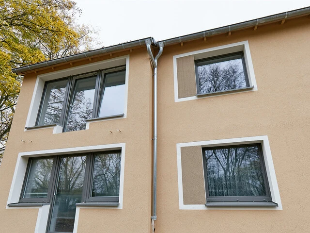 Fassade eines Gebäudes der Siedlung Eppmannsweg nach der Modernisierung