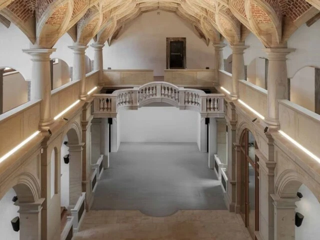 Vogelperspektive auf den fugenarmen Boden aus weber.floor 4650 GT30 in Achatgrau in der Schlosskapelle Dresden