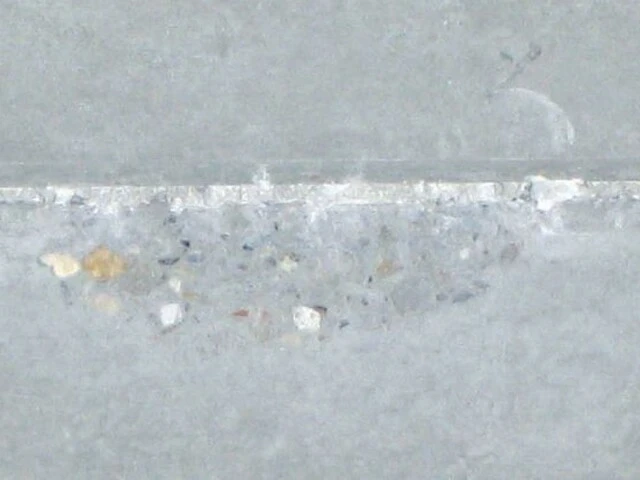 Detailansicht einer Fuge in Beton