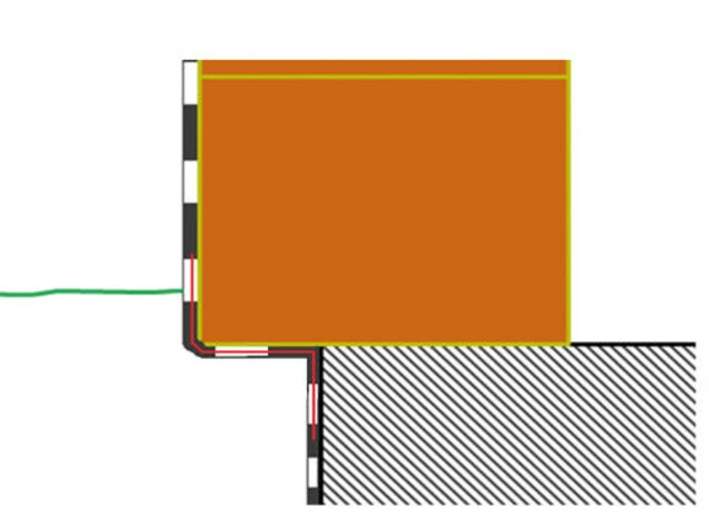 Systemgrafik von überstehendem Hintermauerwerk bei einer Sockelabdichtung mit Anschluss an WDVS