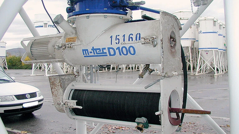 Durchlaufmischer D 100 montiert an Silo