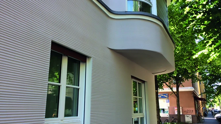 Putzstrukturbeispiel des Kammzugputzes